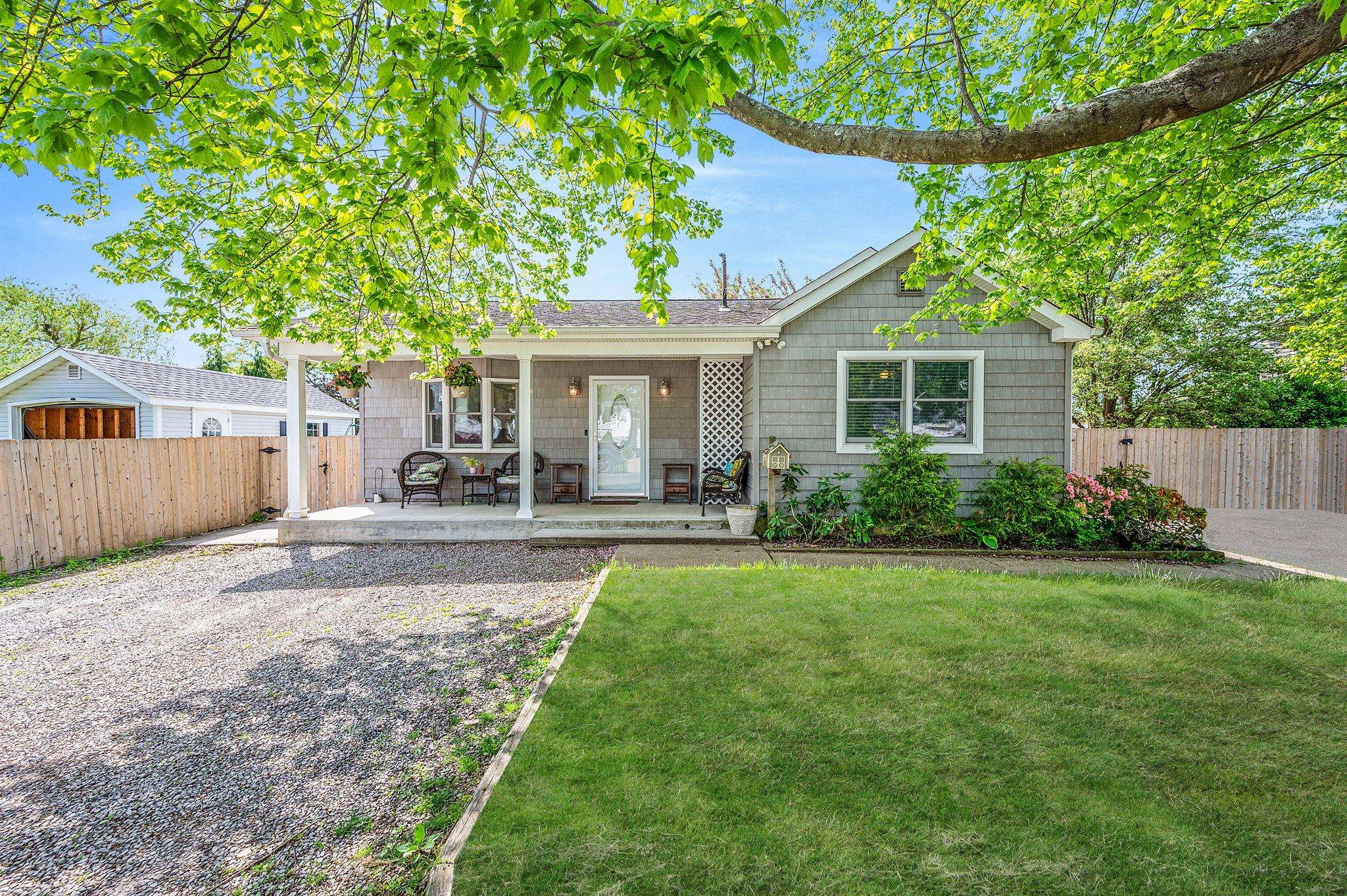 1013 10th ST, West Babylon, NY 11704