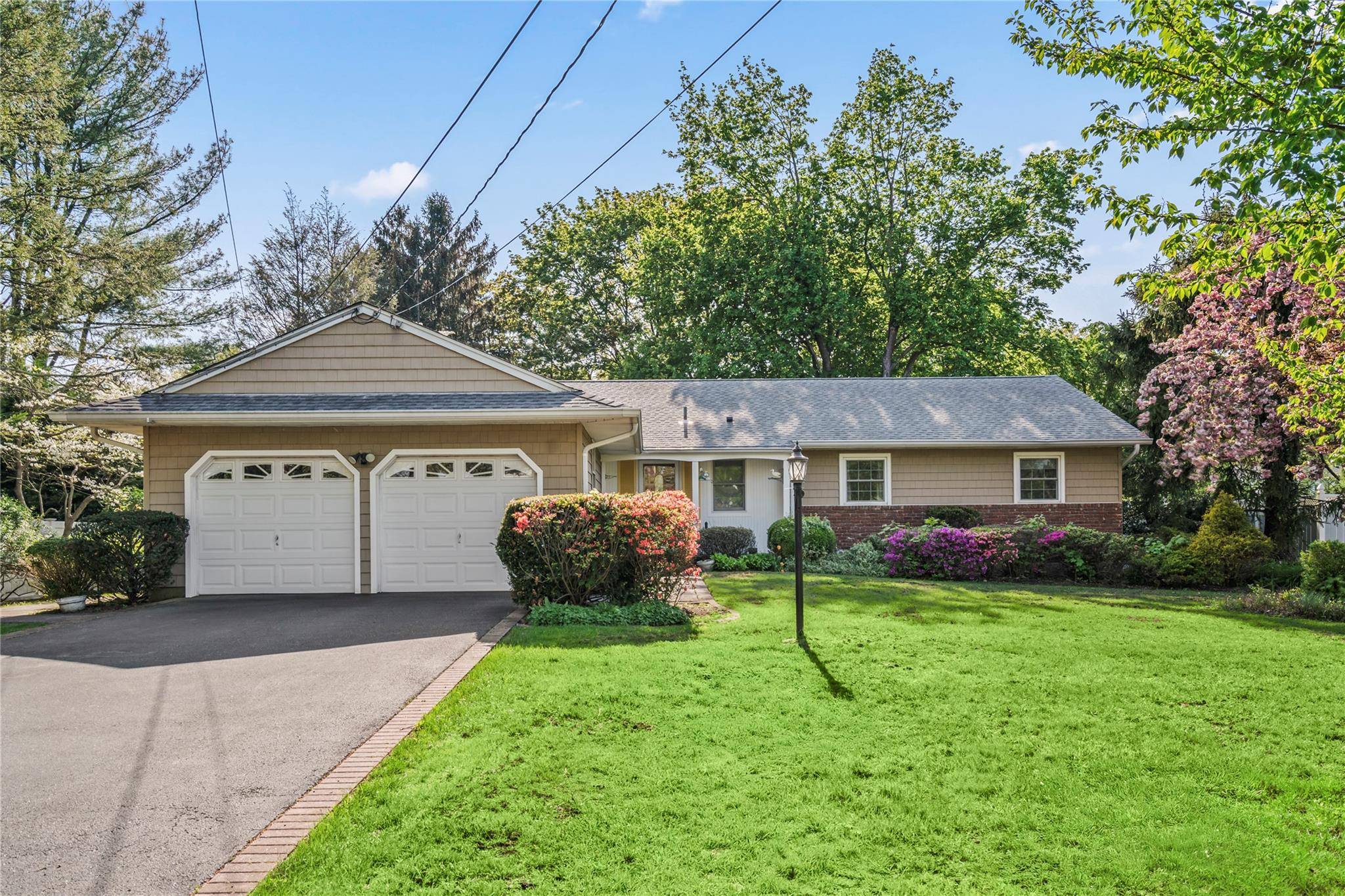 359 Old Bridge RD, East Northport, NY 11731