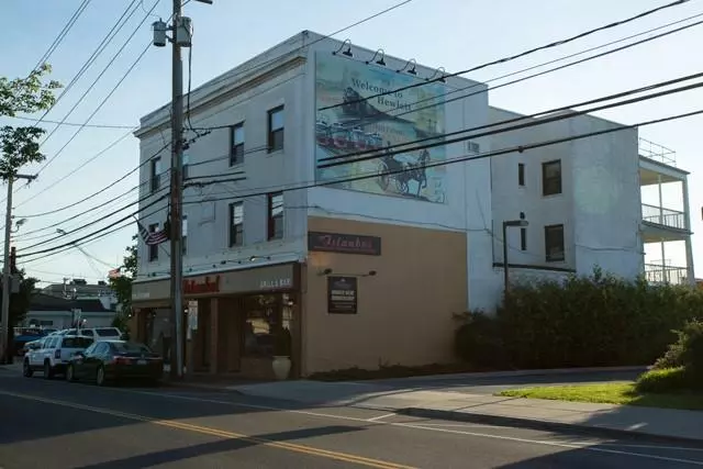 1230 Broadway #3, Hewlett, NY 11557