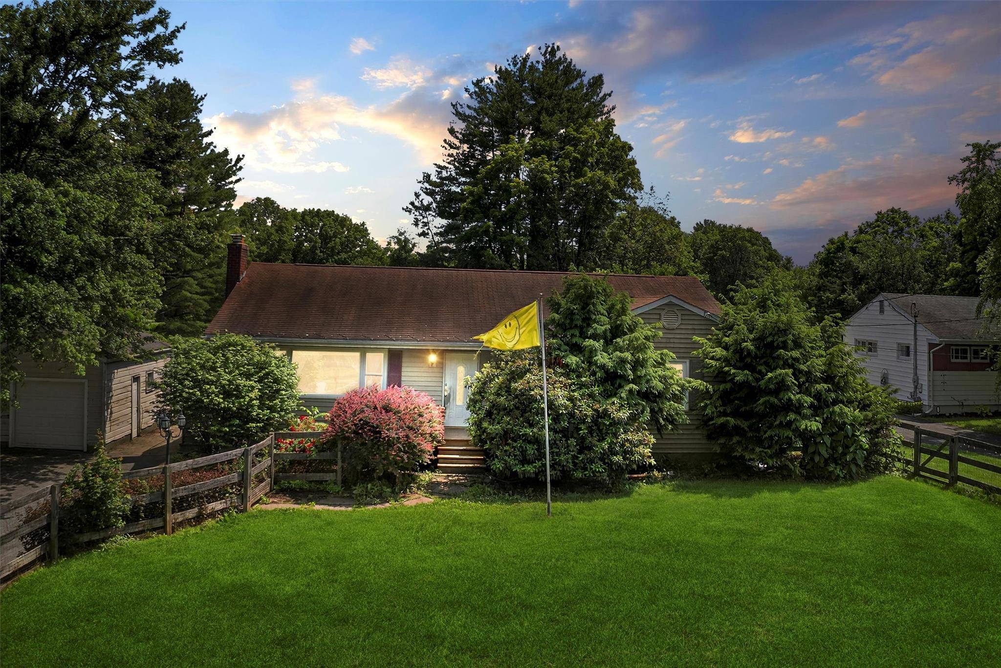 120 Crum Elbow RD, Hyde Park, NY 12538