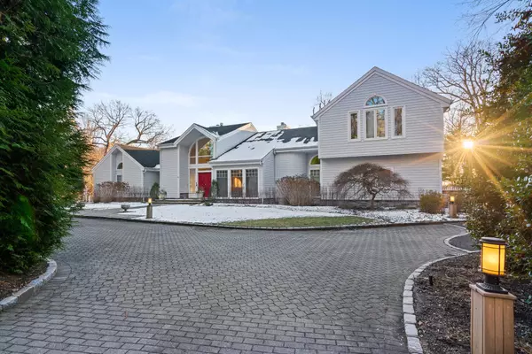 Lloyd Neck, NY 11743,19 Mallard DR