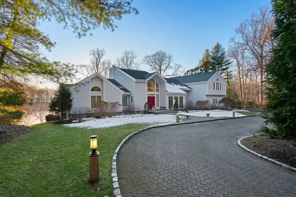 Lloyd Neck, NY 11743,19 Mallard DR