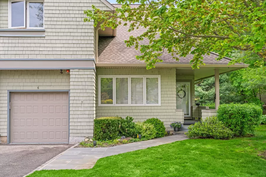 6 Insbrook CT, Huntington, NY 11743
