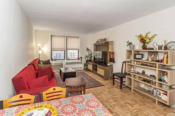 Jackson Heights, NY 11372,35-20 Leverich ST #B 227