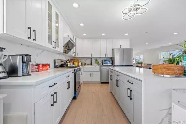 Seaford, NY 11783,3875 South ST
