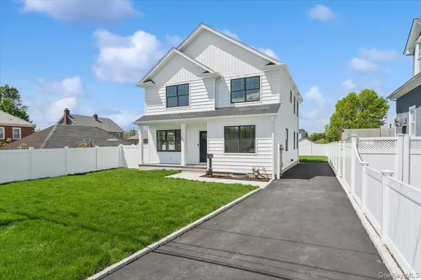 42 Second  Street EXT, Glen Cove, NY 11542