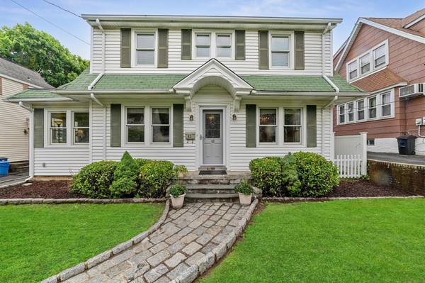 63 Kingston AVE,  Yonkers,  NY 10701