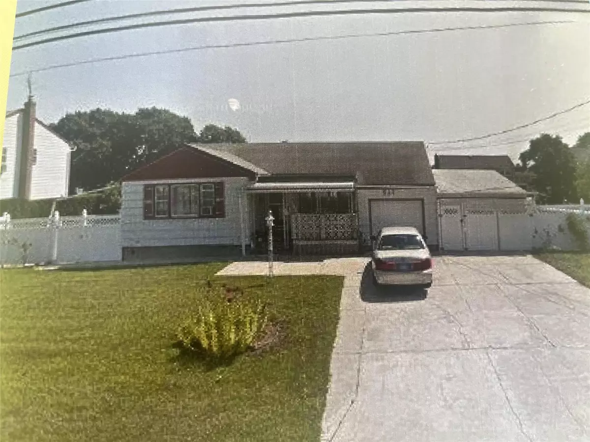 West Babylon, NY 11704,937 3 ST