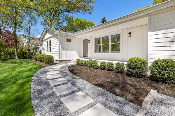 East Quogue, NY 11942,4 Pine Tree CT
