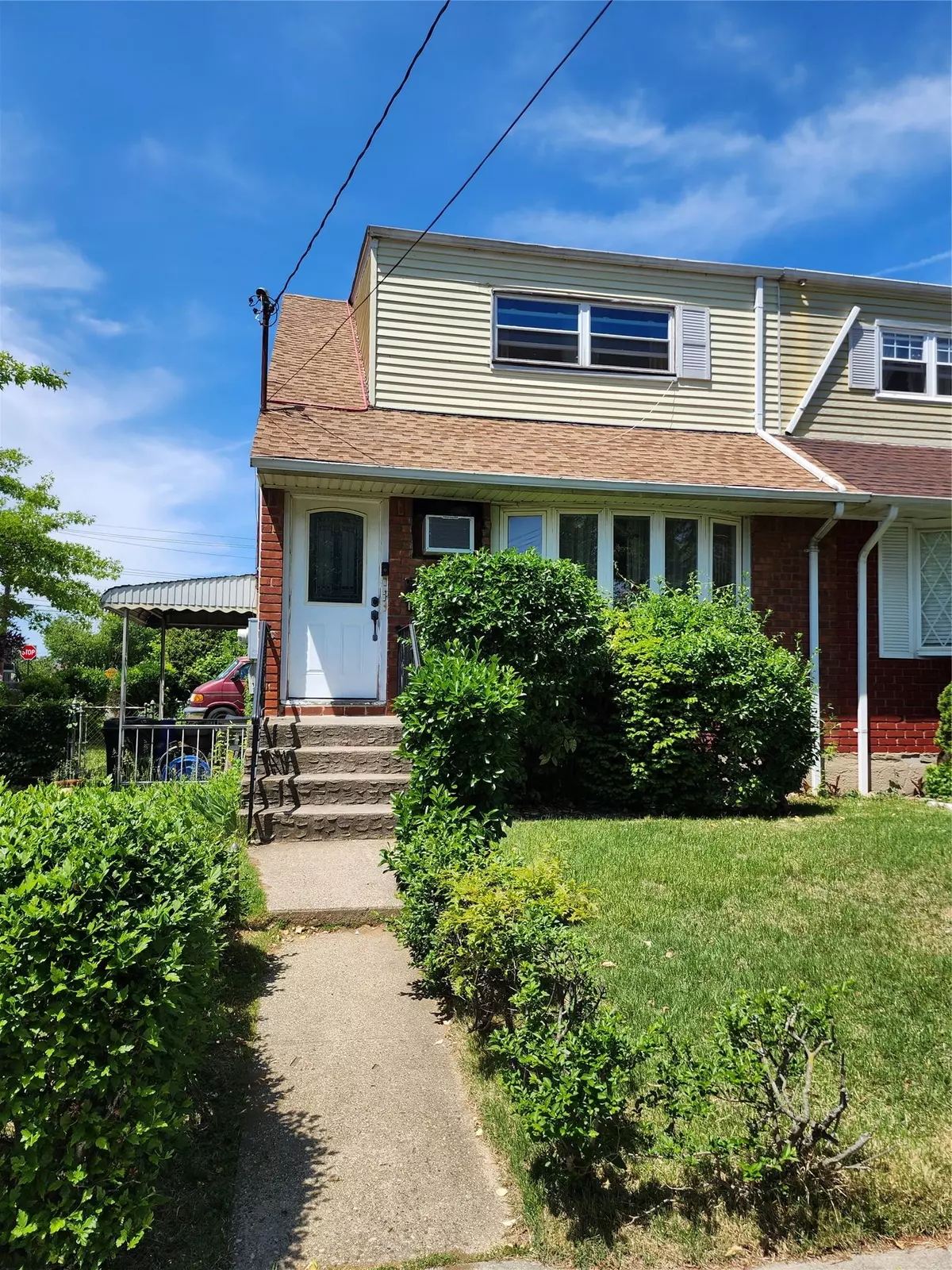 Jamaica, NY 11436,13042 144th ST