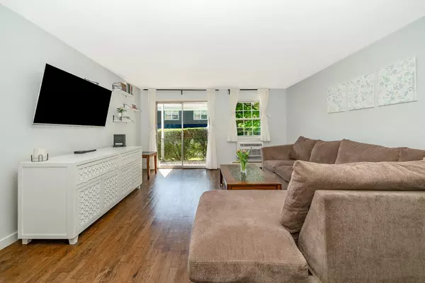 Oakdale, NY 11769,4804 Wilshire LN #4804