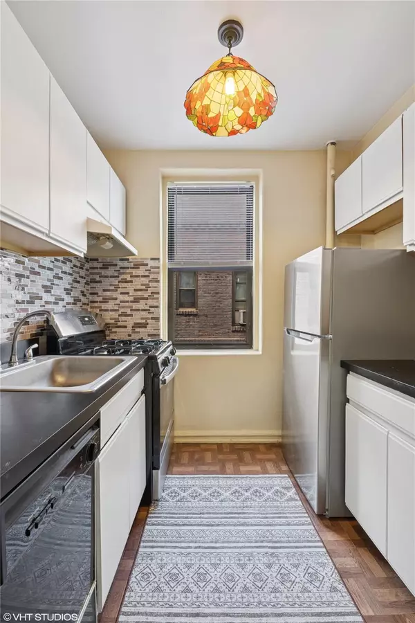Rego Park, NY 11365,98-50 67th Avenue #6F