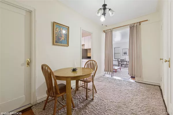 Rego Park, NY 11365,98-50 67th Avenue #6F