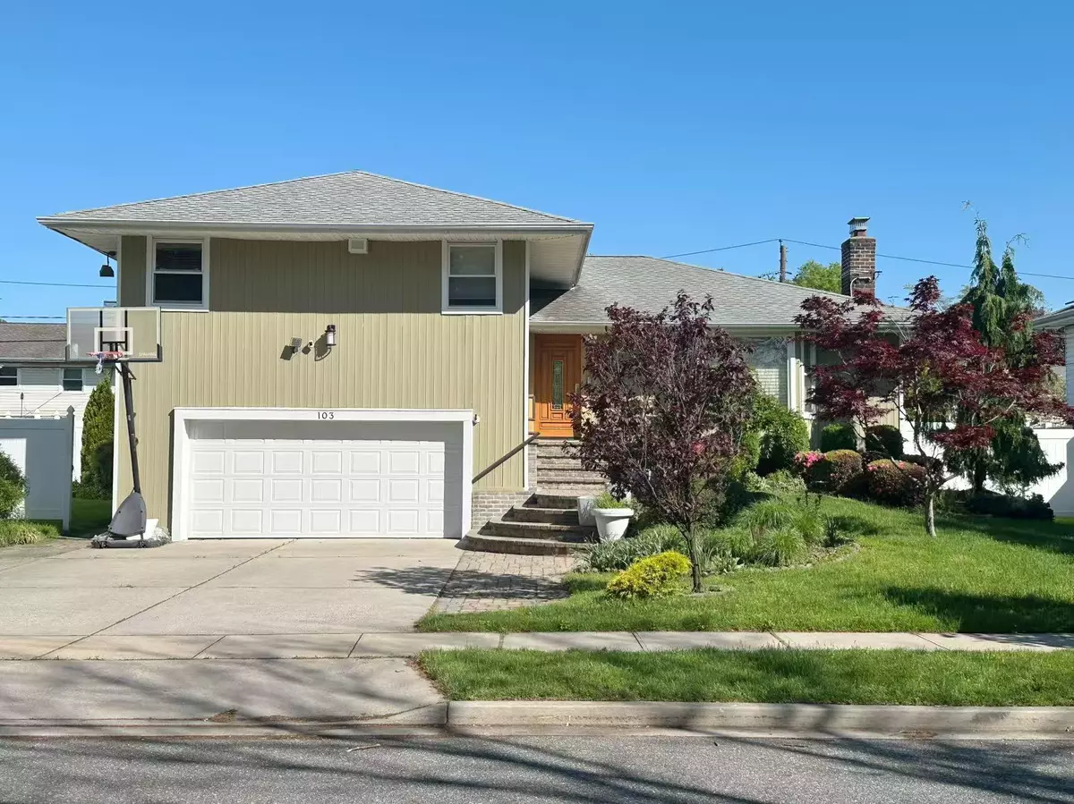 Jericho, NY 11753,103 Birchwood PARK