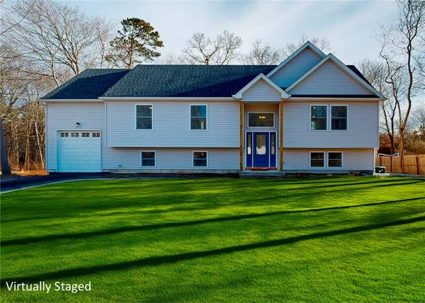 115 Brookfield AVE, Center Moriches, NY 11934