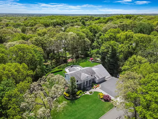 Dix Hills, NY 11746,3 Talisman DR