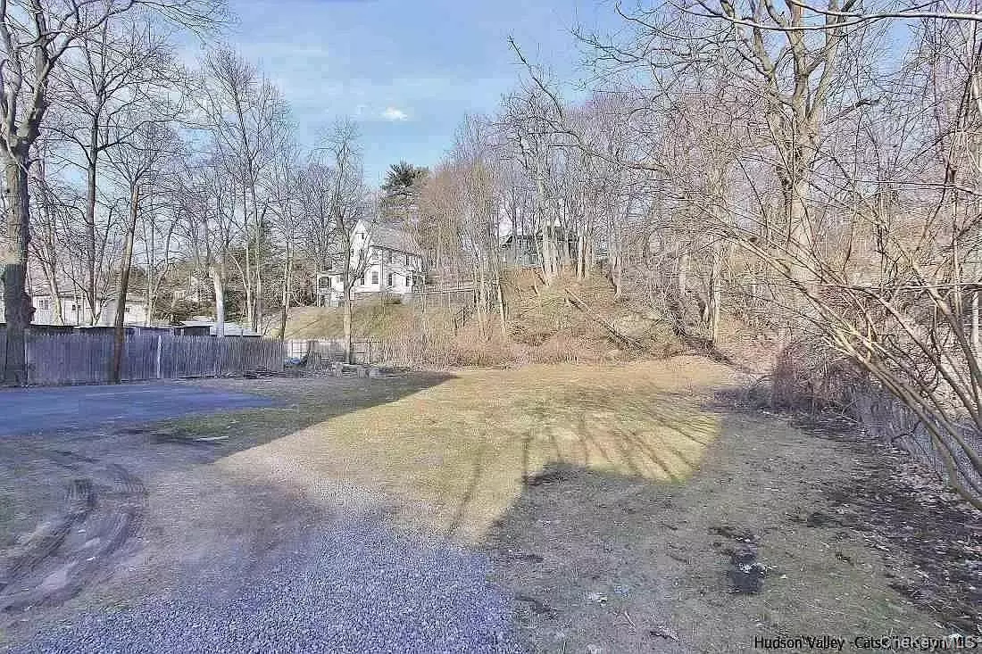 Kingston, NY 12401,49 Park ST