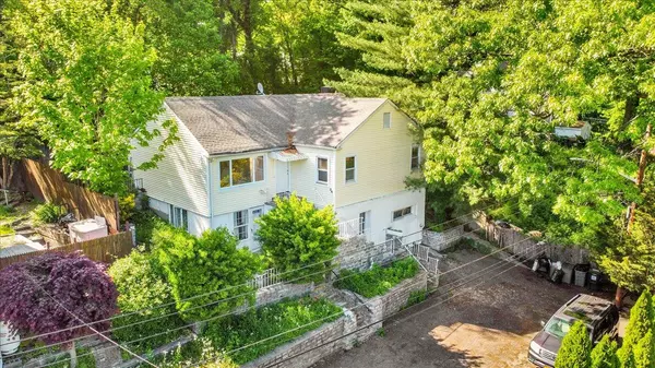 34 aka 172 Linn PL,  Yonkers,  NY 10705