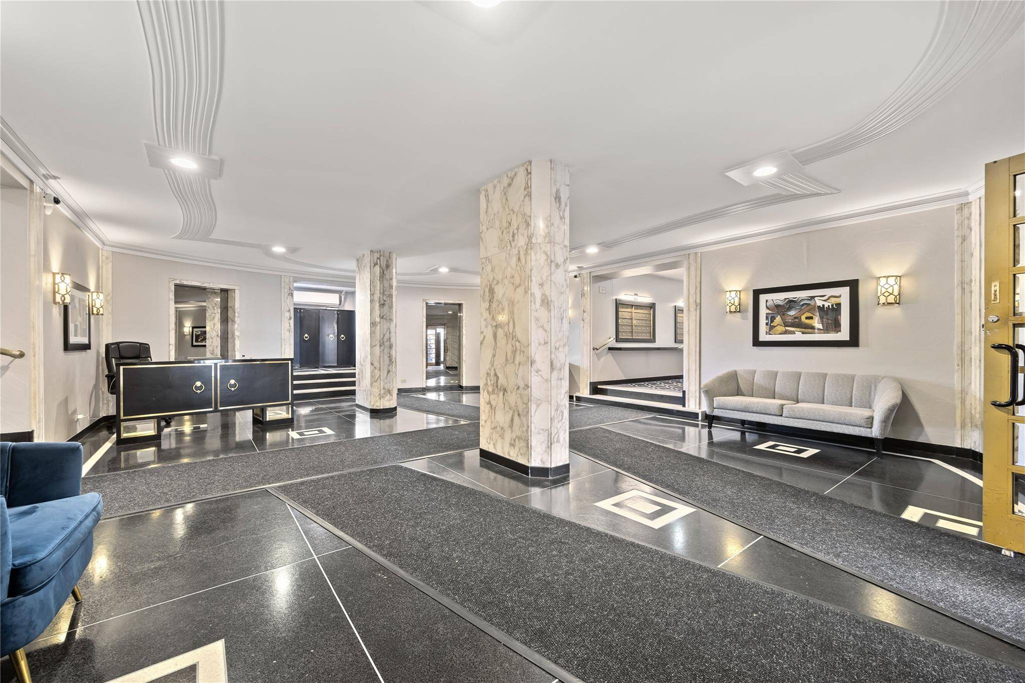 Forest Hills, NY 11375,67-76 Booth St #7F