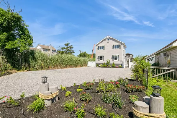 Amityville, NY 11701,282 S Ketcham AVE