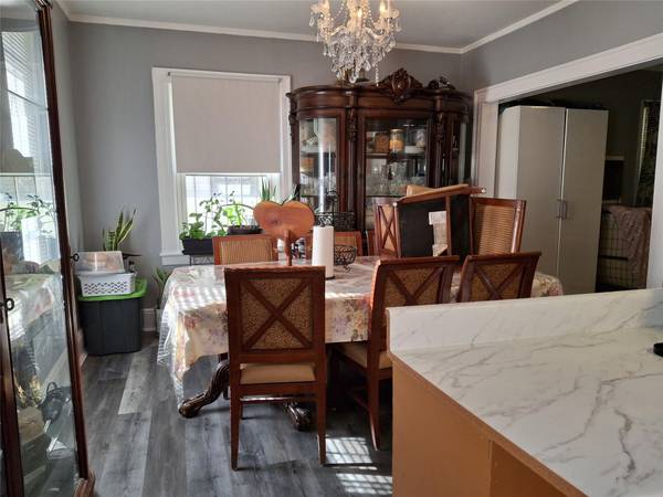 Freeport, NY 11520,112 E Seaman AVE