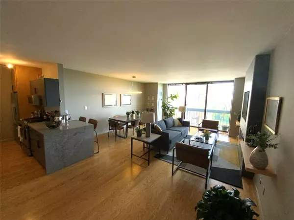 Floral Park, NY 11005,26910 Grand Central Parkway #12Y