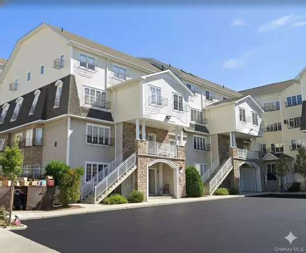 8 Lemberg CT #302, Monroe, NY 10950