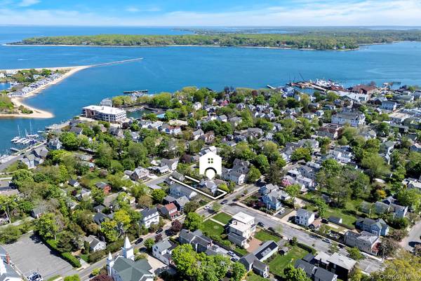 Greenport, NY 11944,604 Main ST