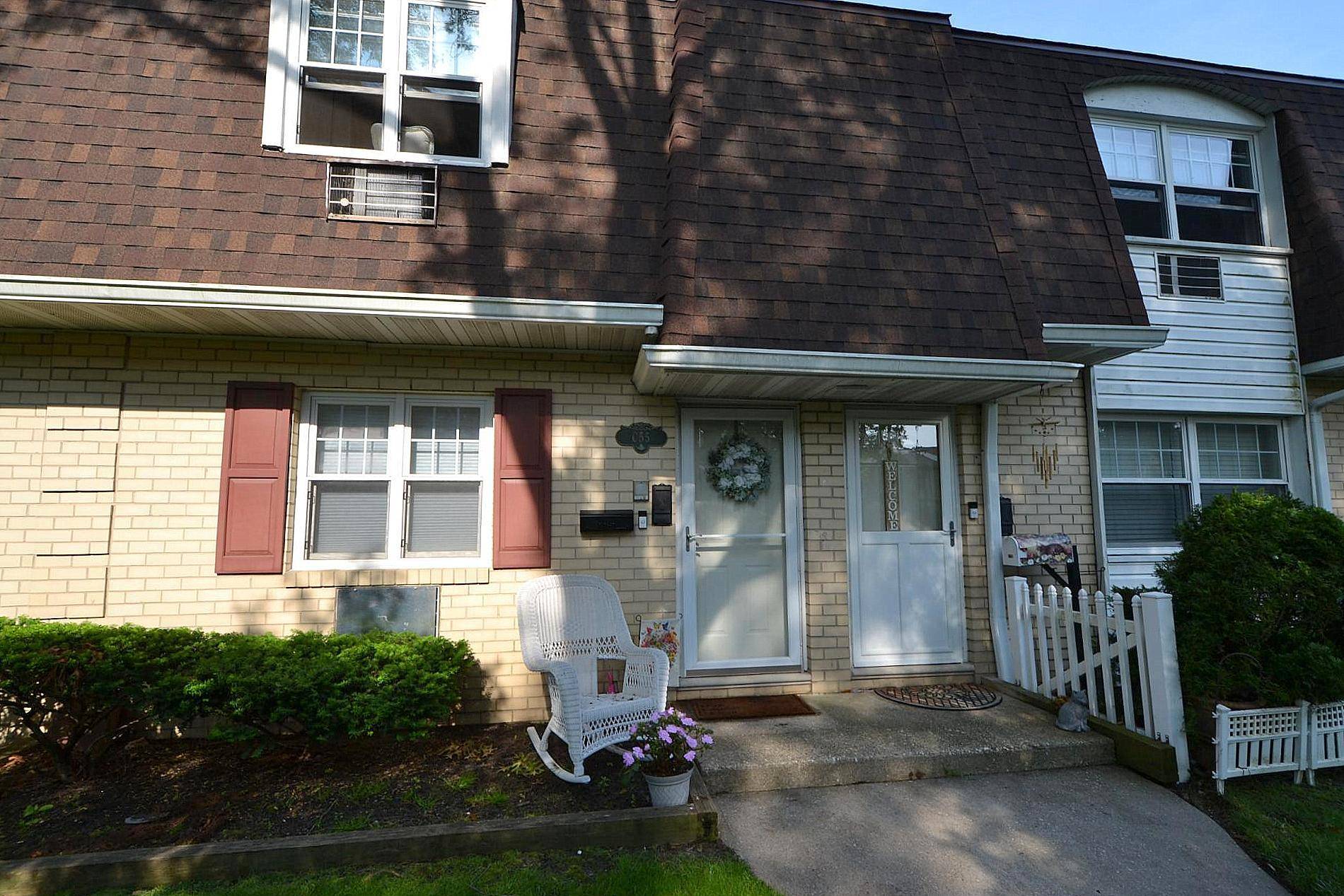 Holtsville, NY 11742,10 Glen Hollow DR #C55