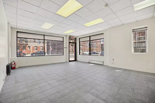 Woodside, NY 11377,42-06 66th ST