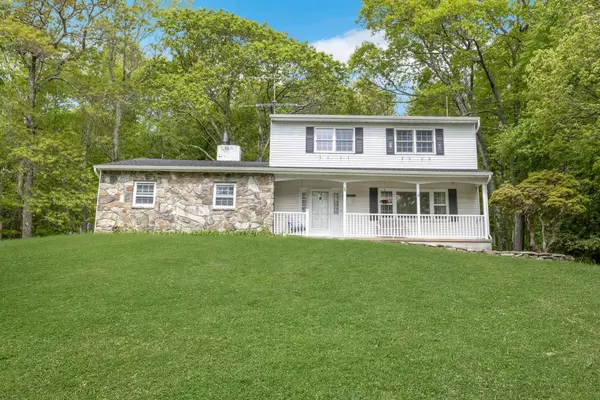 28 Mey Crescent RD, Stormville, NY 12582