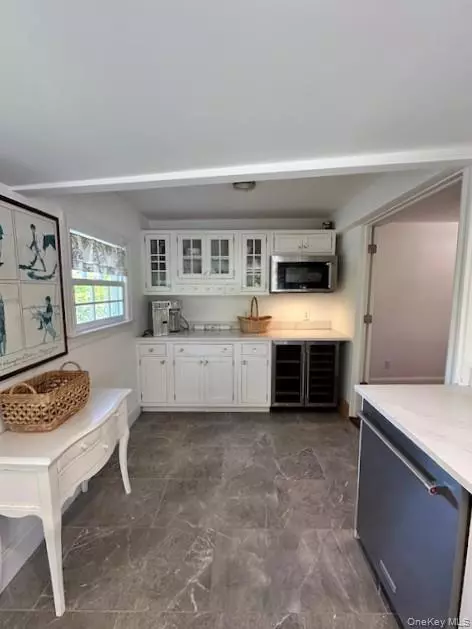 Westhampton, NY 11977,61 Baycrest AVE