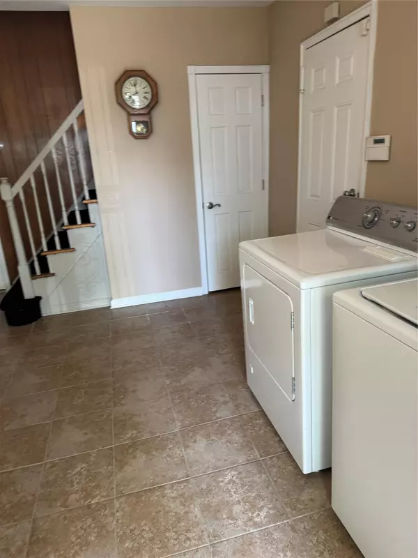 Howard Beach, NY 11414,163-33 90th ST
