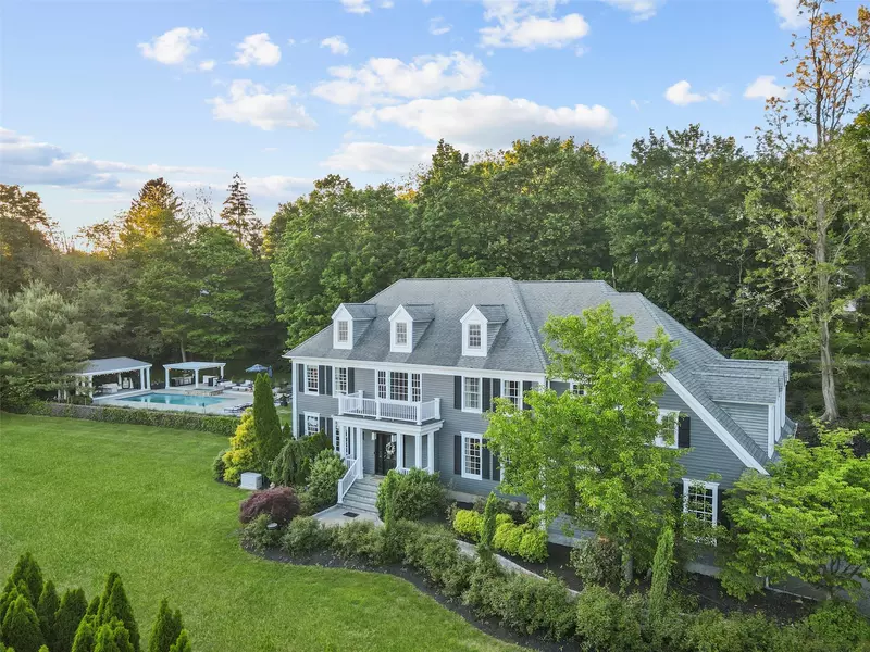 2 Cerf LN, Mount Kisco, NY 10549