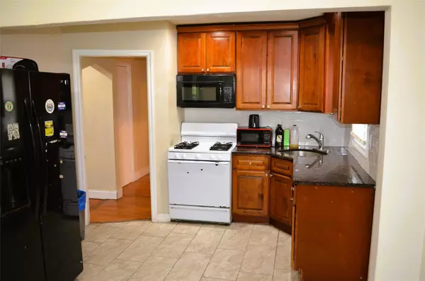 Hempstead, NY 11550,110 Powell PL