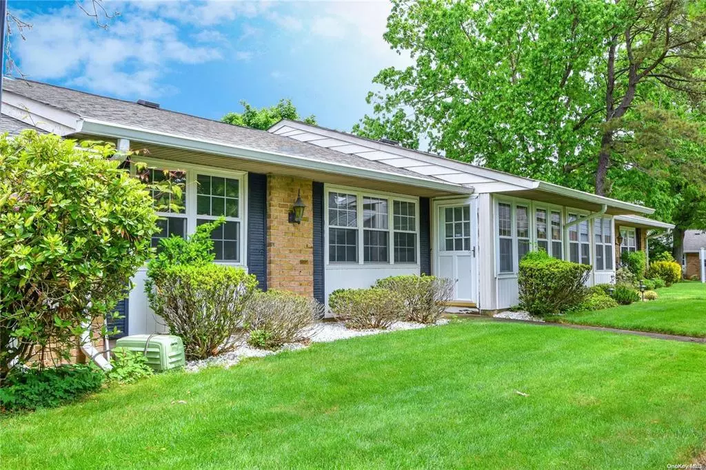 Ridge, NY 11961,332 C Woodbridge DR #Woodbridge Dr