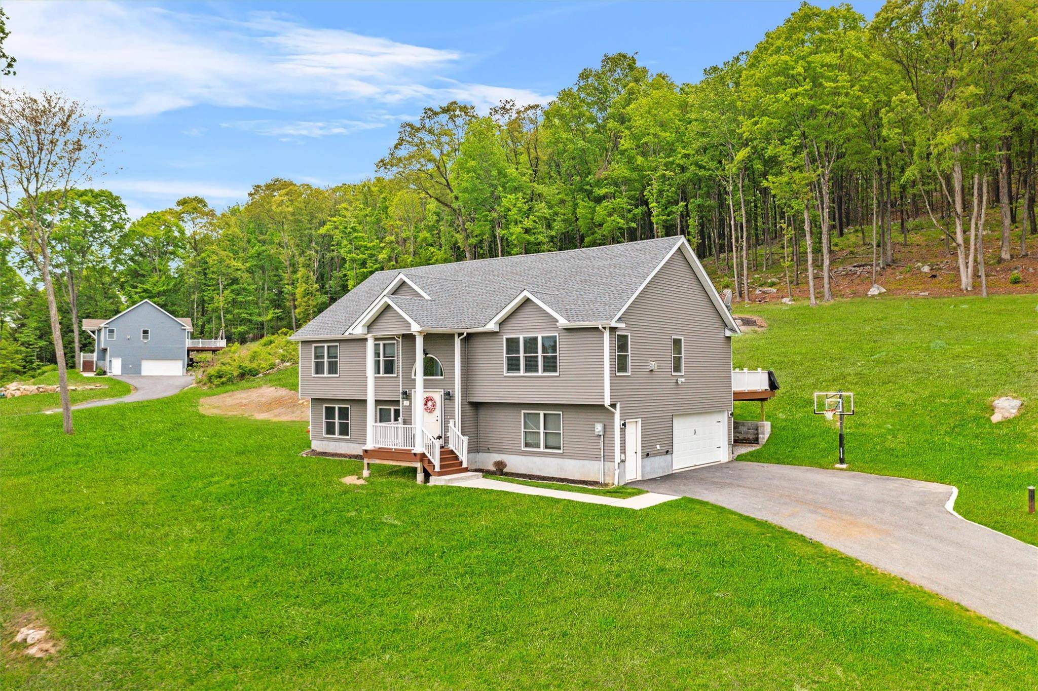 Mahopac, NY 10541,22 Eagle Hill RD
