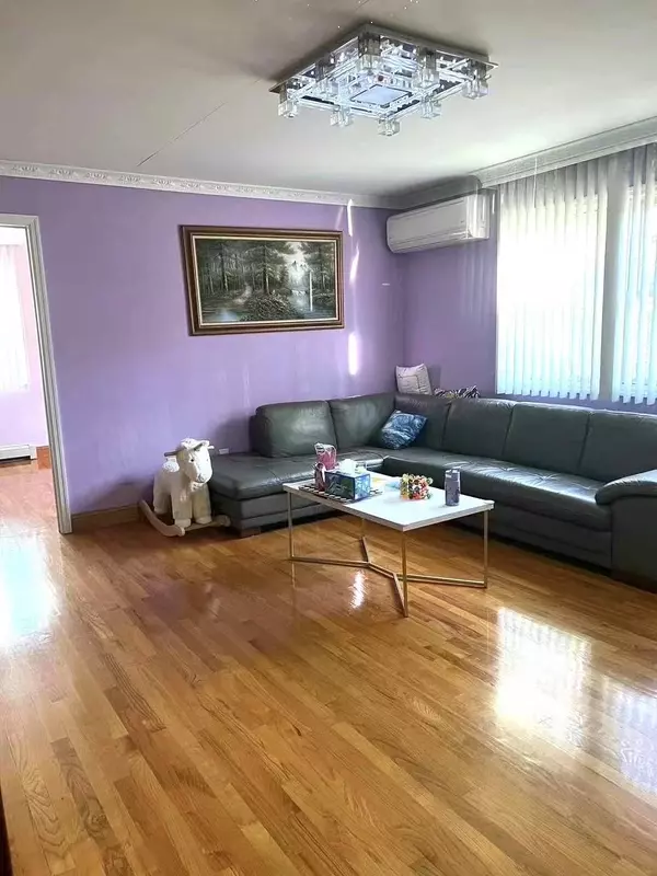 Bayside, NY 11361,214-27 38th AVE