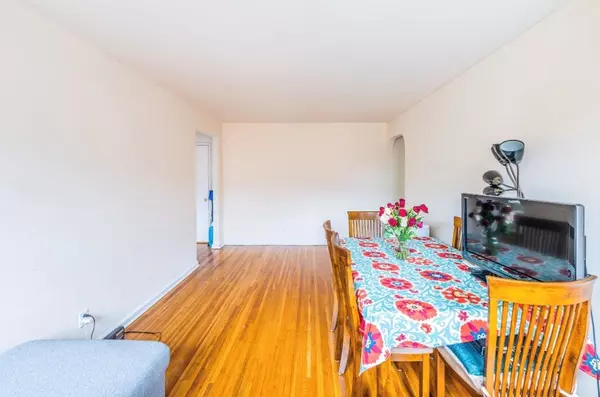 Bayside, NY 11364,215-43 48 Avenue #3A