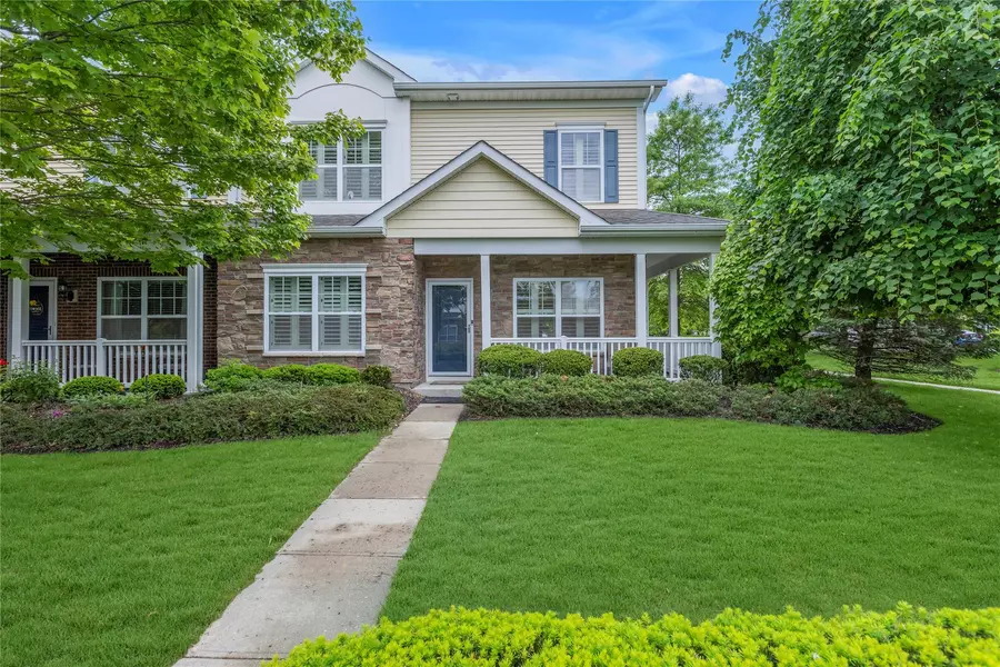 27 Lager LN, Patchogue, NY 11772
