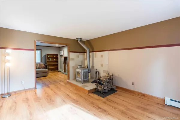 Hopewell Junction, NY 12533,1 Davis CT