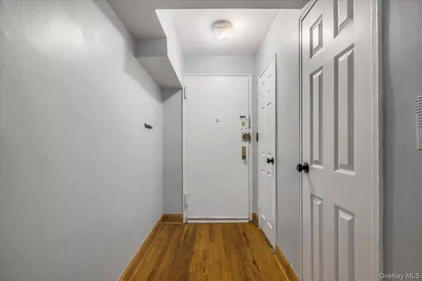 Bronx, NY 10467,2385 Barker AVE #1D