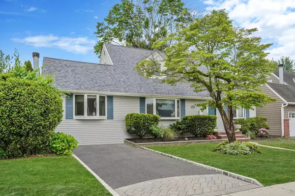 Plainview, NY 11803,27 Amby AVE