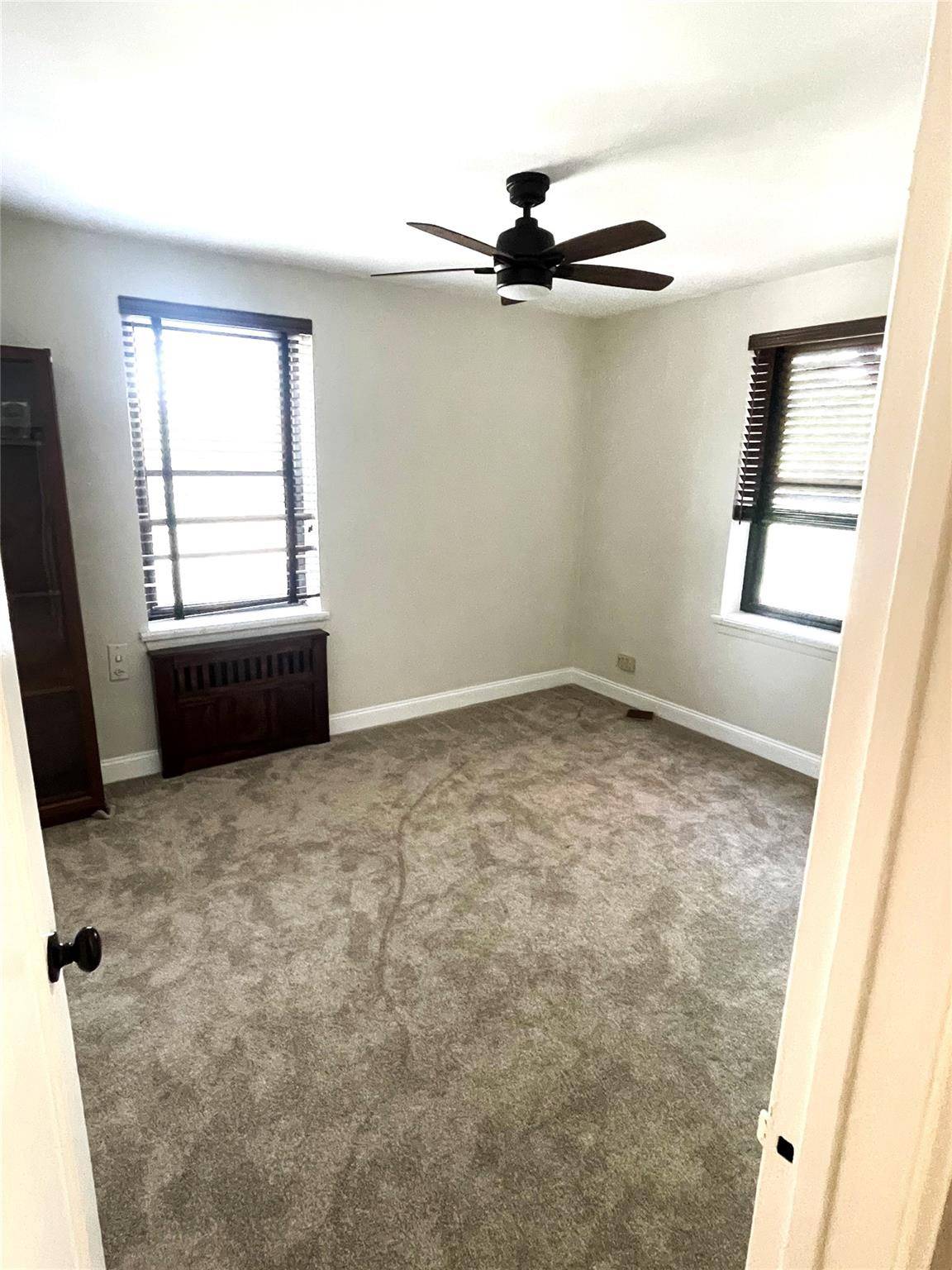 East Elmhurst, NY 11369,88-10 32nd Avenue #201