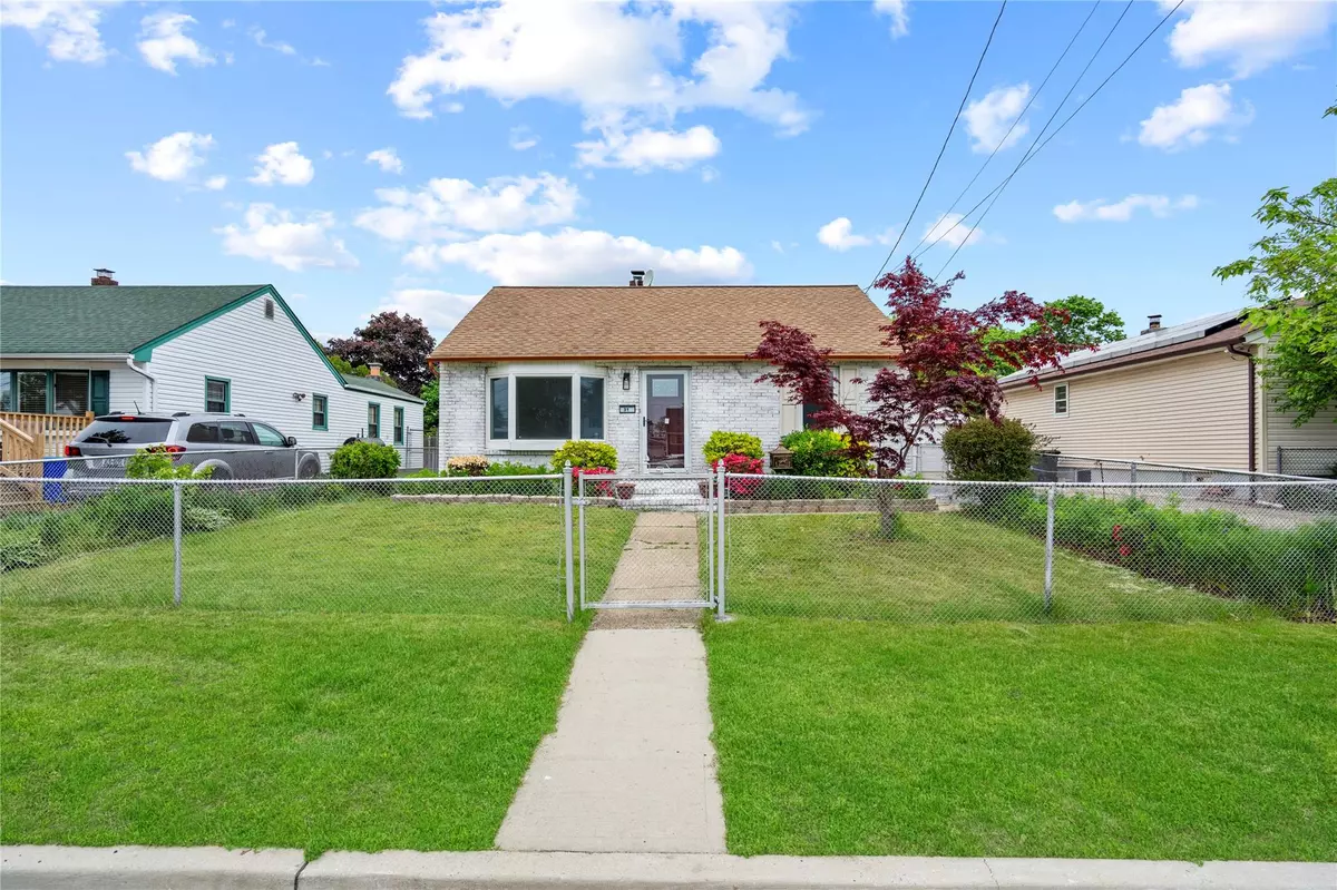 Deer Park, NY 11729,31 Brennan PL