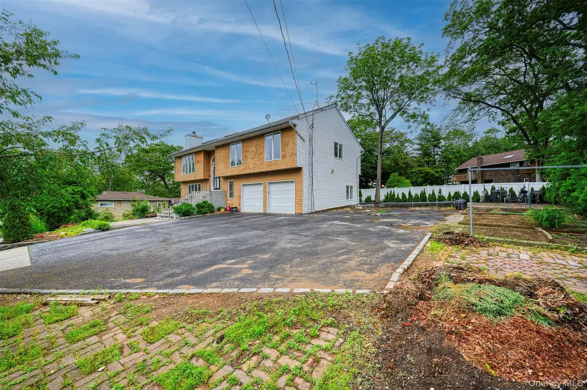 Huntington Station, NY 11746,15 Oakhurst ST
