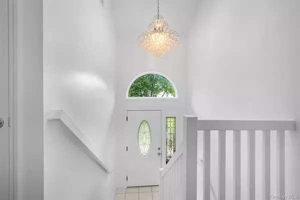 Huntington Station, NY 11746,15 Oakhurst ST