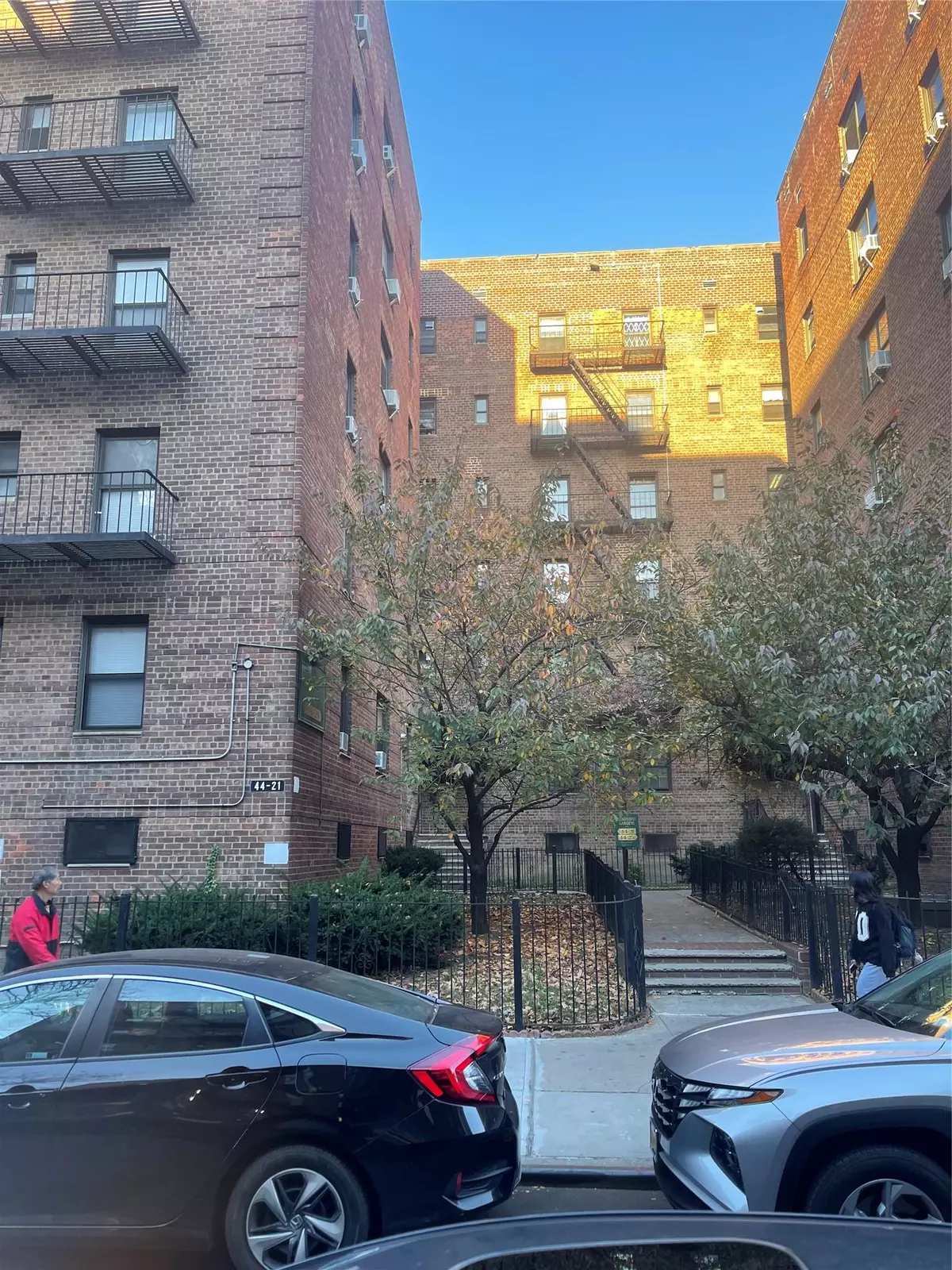 Elmhurst, NY 11373,44- 21 Macnish ST #6C