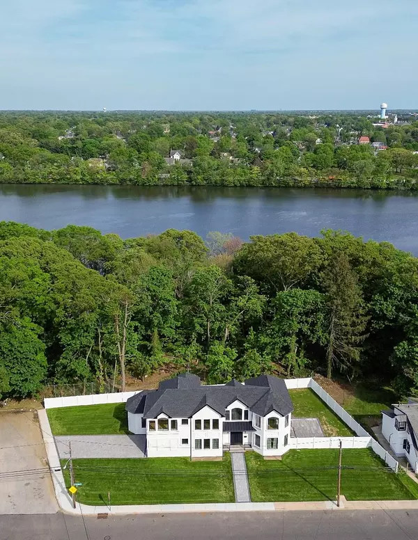 Rockville Centre, NY 11570,1259 Waterview DR