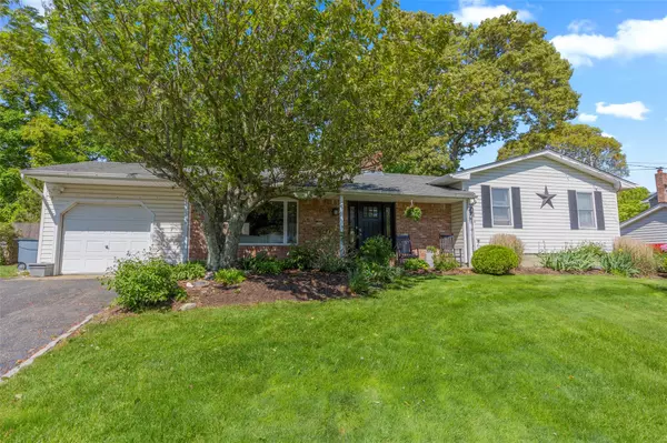 20 Soundway DR,  Rocky Point,  NY 11778